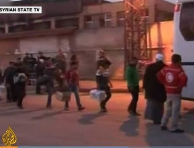 Αποχώρησαν και οι τελευταίοι ισλαμιστές αντάρτες με τις οικογένειές τους από την Al Waer της Συρίας (βίντεο)